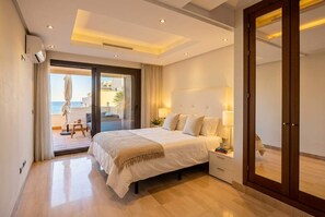 2 soverom, skrivebord, strykejern/-brett og wi-fi (inkludert)