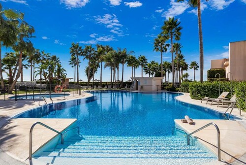 Beachfront Bahia La Plata by Costarentals- Ref M13