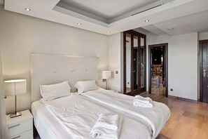 2 chambres, bureau, fer et planche à repasser, Wi-Fi gratuit