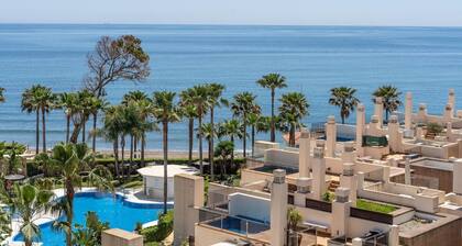 Beachfront Bahia La Plata private pool penthouse by Costarentals - Ref M13