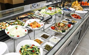 Free daily buffet breakfast - Golden Tulip Hotel Alexandre (El Khroub)