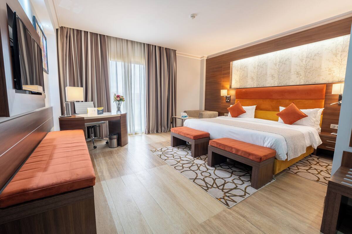 In-room safe, desk, laptop workspace, blackout drapes