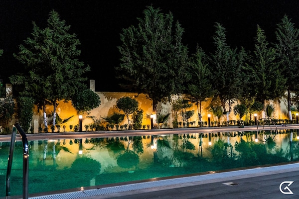 Sesongbasert utendørsbasseng