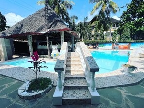 Villa | Pool | Outdoor pool - Lovely 3 Bed Room Villa in Diani Beach With Pool (Diani Beach)