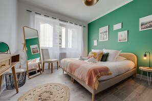 1 bedroom, iron/ironing board, travel crib, WiFi