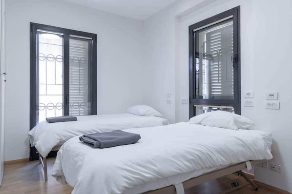 3 bedrooms, iron/ironing board, travel cot, free WiFi