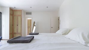 Family Apartment - Family Apt & Garden in David's Village by FeelHome (Jerusalem)