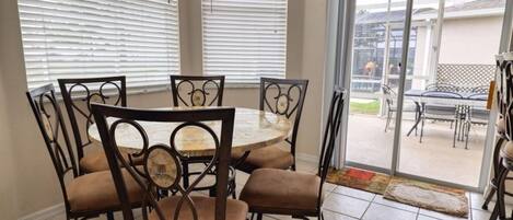 House, 5 Bedrooms | Dining