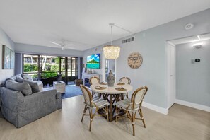 Interior - Steps to Beach, Dining, Shops! Updated! Stunning Pool! (Marco Island)