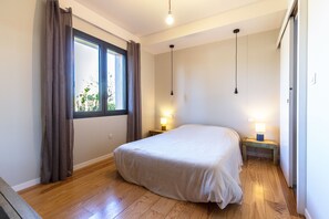 4 bedrooms, iron/ironing board, travel cot, free WiFi