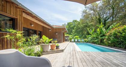 Wooden House With Heated Pool, Fiber Internet and View Into Forest