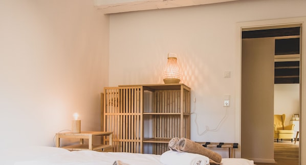 2 chambres, fer et planche à repasser, accès au Wi-Fi (inclus)
