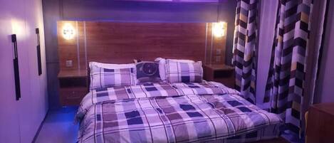 1 bedroom, desk, iron/ironing board, free WiFi