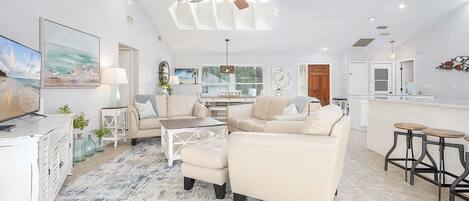 スマートテレビ、書庫、ステレオ、プリンター