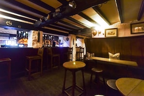 Bar (on property) - The Bear Inn (Belper)