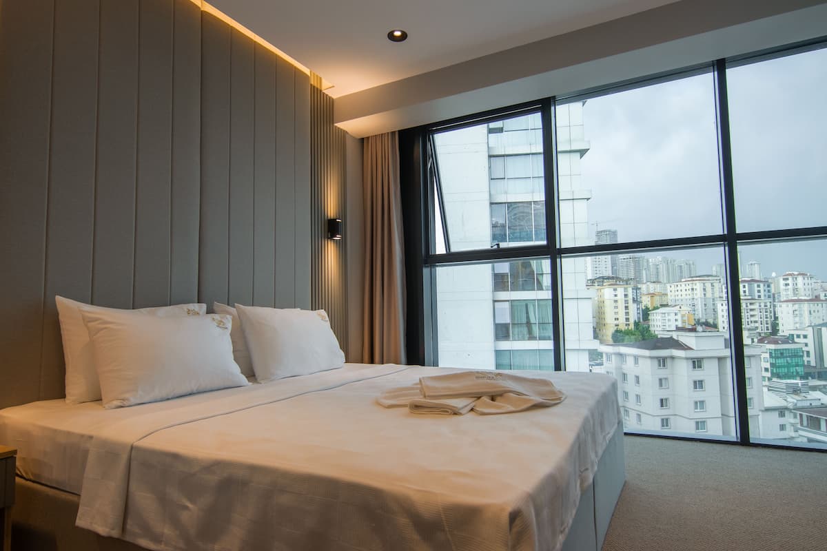Habitación estándar con 2 camas individuales | Ropa de cama hipoalergénica, minibar y espacio para trabajar con laptop