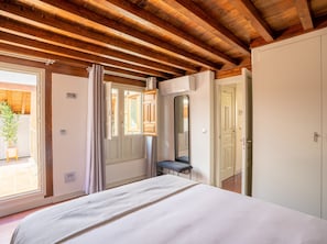 One-bedroom Apartment with Rooftop Terrace | Individually decorated, individually furnished, blackout drapes