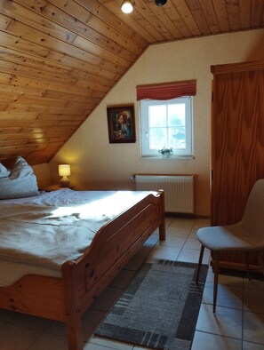 4 soverom, strykejern/-brett, reiseseng for barn og wi-fi (inkludert)