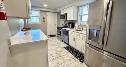 Fun 4 BR 2 bath FULL renovated house w/ driveway