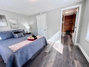 4 عدّة غرف نوم ومكتب ومكواة/لوح كي وواي فاي مجانًا