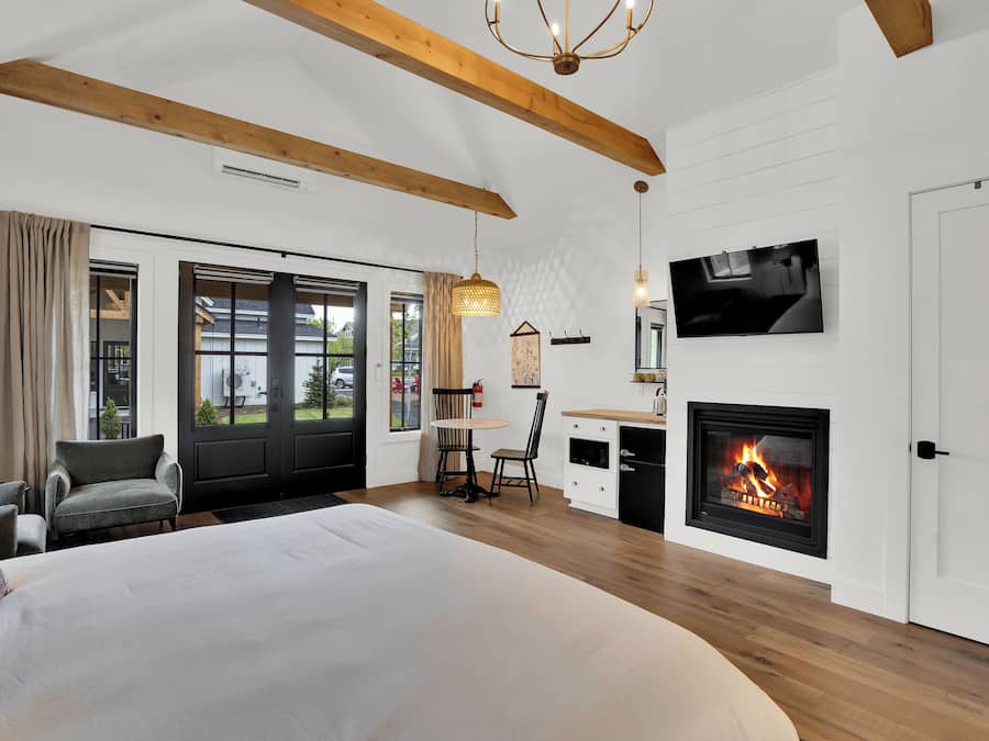 Cottage 5 | Premium bedding, pillowtop beds, individually decorated