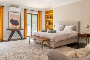 7 bedrooms, iron/ironing board, free WiFi, bed sheets