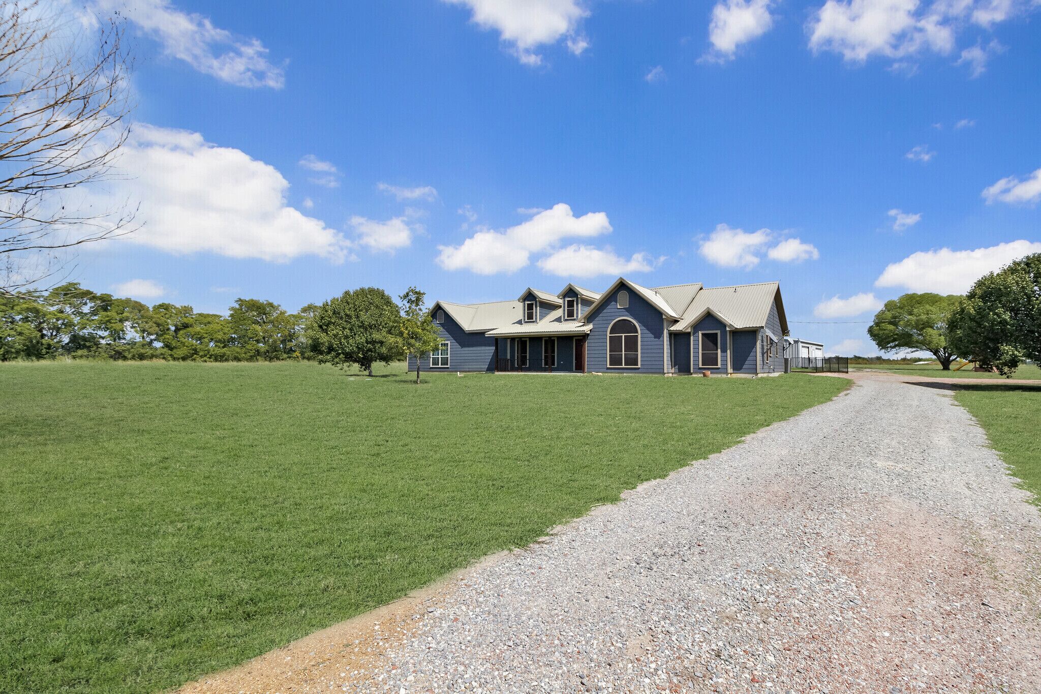 A 5 acre 5 bedroom , 3 bath room with Swimming pool farm house