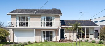 Beachside Retreat - Game of pool after the beach anyone?