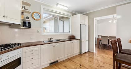 Beachside Retreat - Game of pool after the beach anyone?