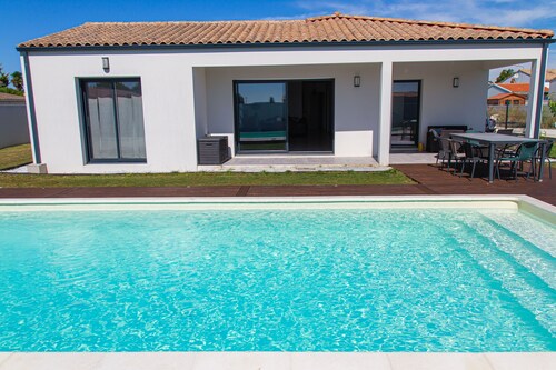 VILLA avec Piscine Chauffée-3 chambres, 6 personnes