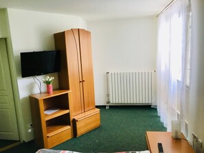 Standard Room (5) | Living area