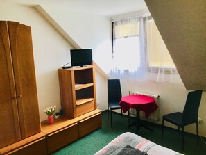 Standard Double Room (6) | Living area