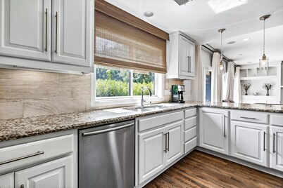Gorgeous 4 Bedroom Home with a pool on Joe's Creek
