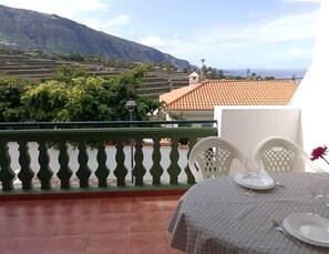 Outdoor dining - Sunset view  in La Romantica (Los Realejos)