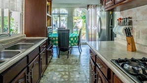 Private kitchen - Alberca Privada Jardín y Garage para 8 (Jiutepec)