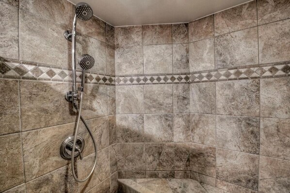 أحواض استحمام، مجففات شعر