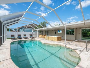 Piscine extérieure, piscine chauffée