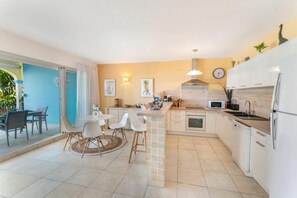 Micro-ondes, four, plaque de cuisson, lave-vaisselle