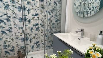 Dusch, hÄrtork, bidé och handdukar