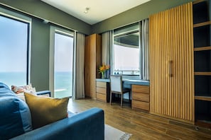 Hypo-allergenic bedding, minibar, in-room safe, individually decorated - MaRadha Colombo (Colombo)