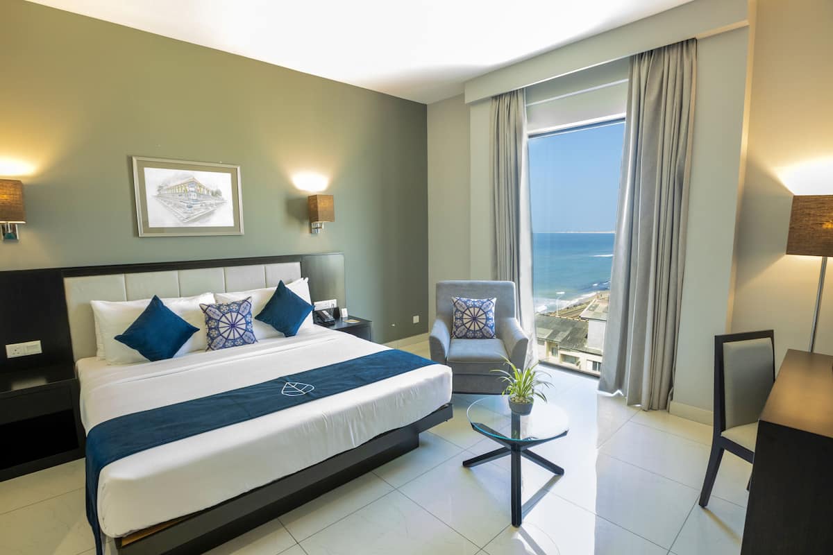 Bộ đồ giường kháng dị ứng, minibar, két bảo mật tại phòng, bàn 