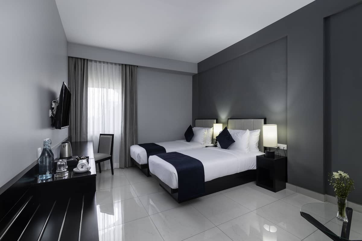 Phòng đôi Tiêu chuẩn | Bộ đồ giường kháng dị ứng, minibar, két bảo mật tại phòng, bàn 