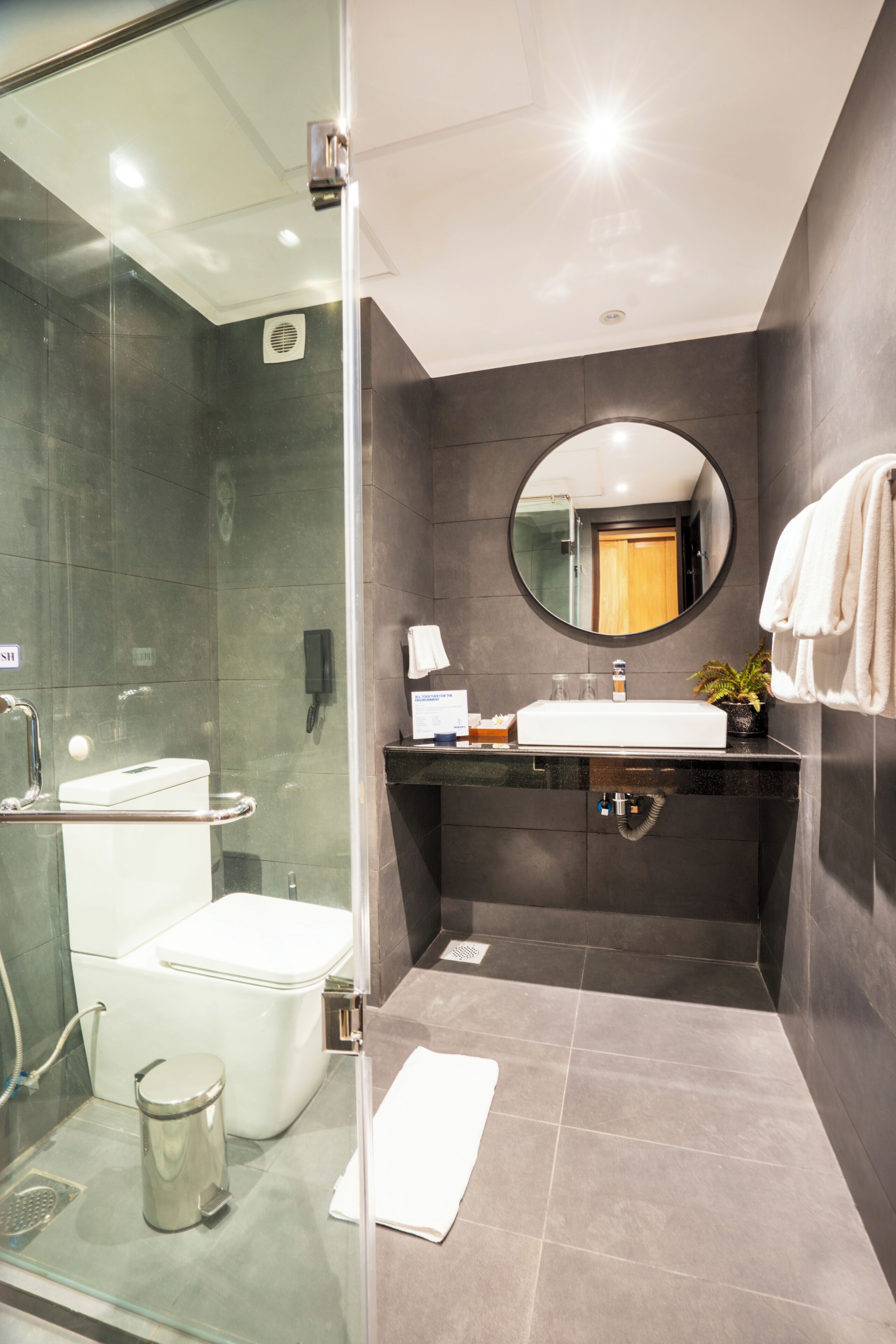 Photo - MaRadha Colombo