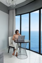 Ropa de cama hipoalergénica y minibar