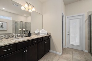 Towels - EV_3629 - 10 Bd Sleeps 22-Theatre & Game Rm-Themed Rms-Pool (Davenport)