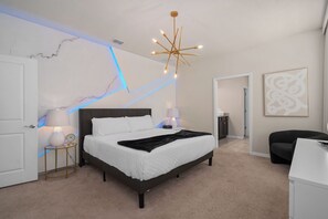 10 bedrooms, iron/ironing board, WiFi, bed sheets - EV_3629 - 10 Bd Sleeps 22-Theatre & Game Rm-Themed Rms-Pool (Davenport)