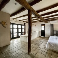 Junior Room, 1 King Bed, Balcony, Ocean View | Living area