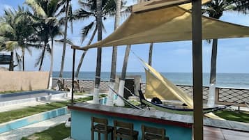 Panoramic Chalet, 3 Bedrooms, Ocean View, Beachside