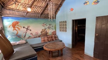 Comfort Bungalow, 2 Bedrooms, Pool View, Poolside | Ruang tamu