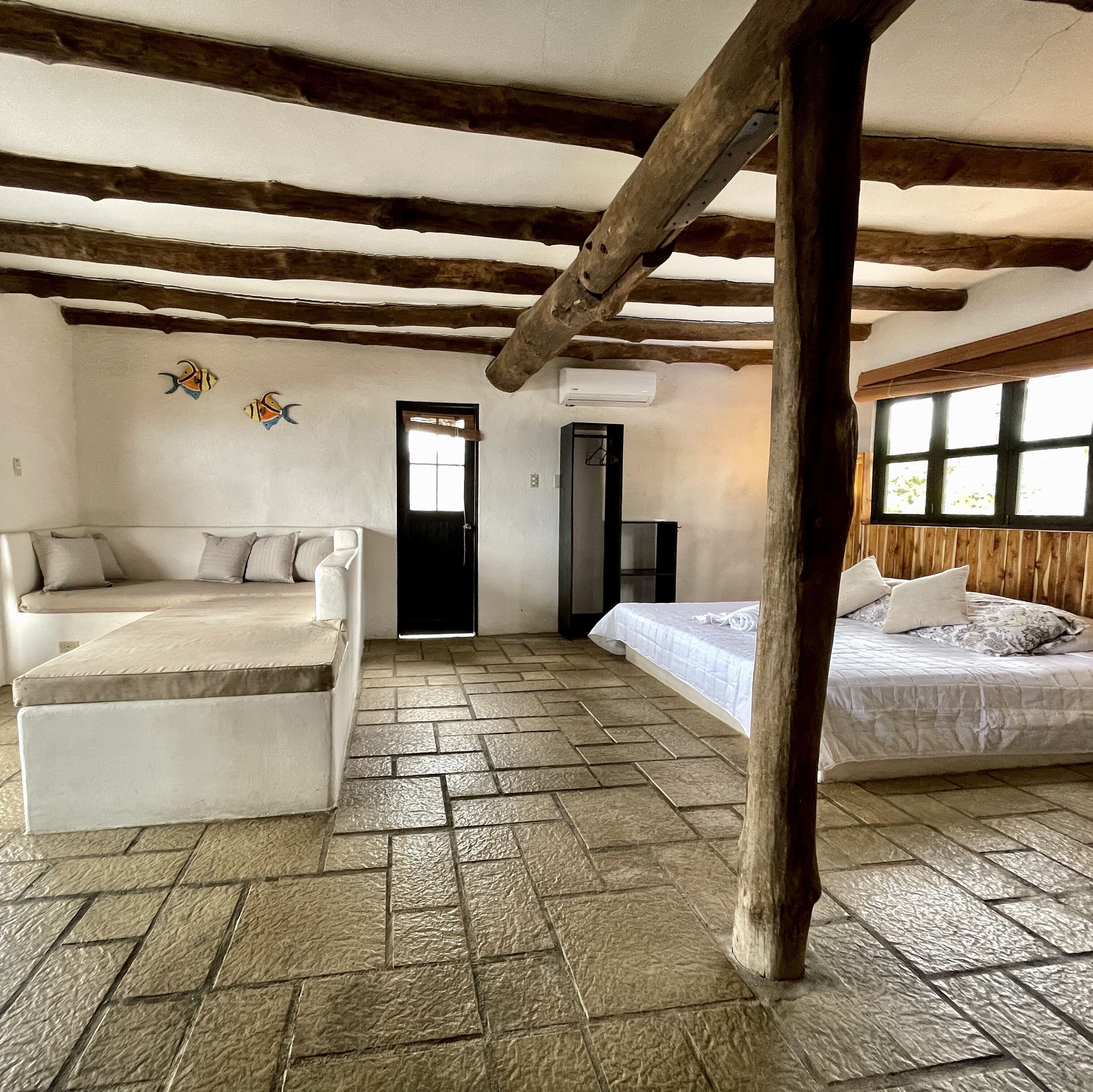 Free WiFi, bed sheets